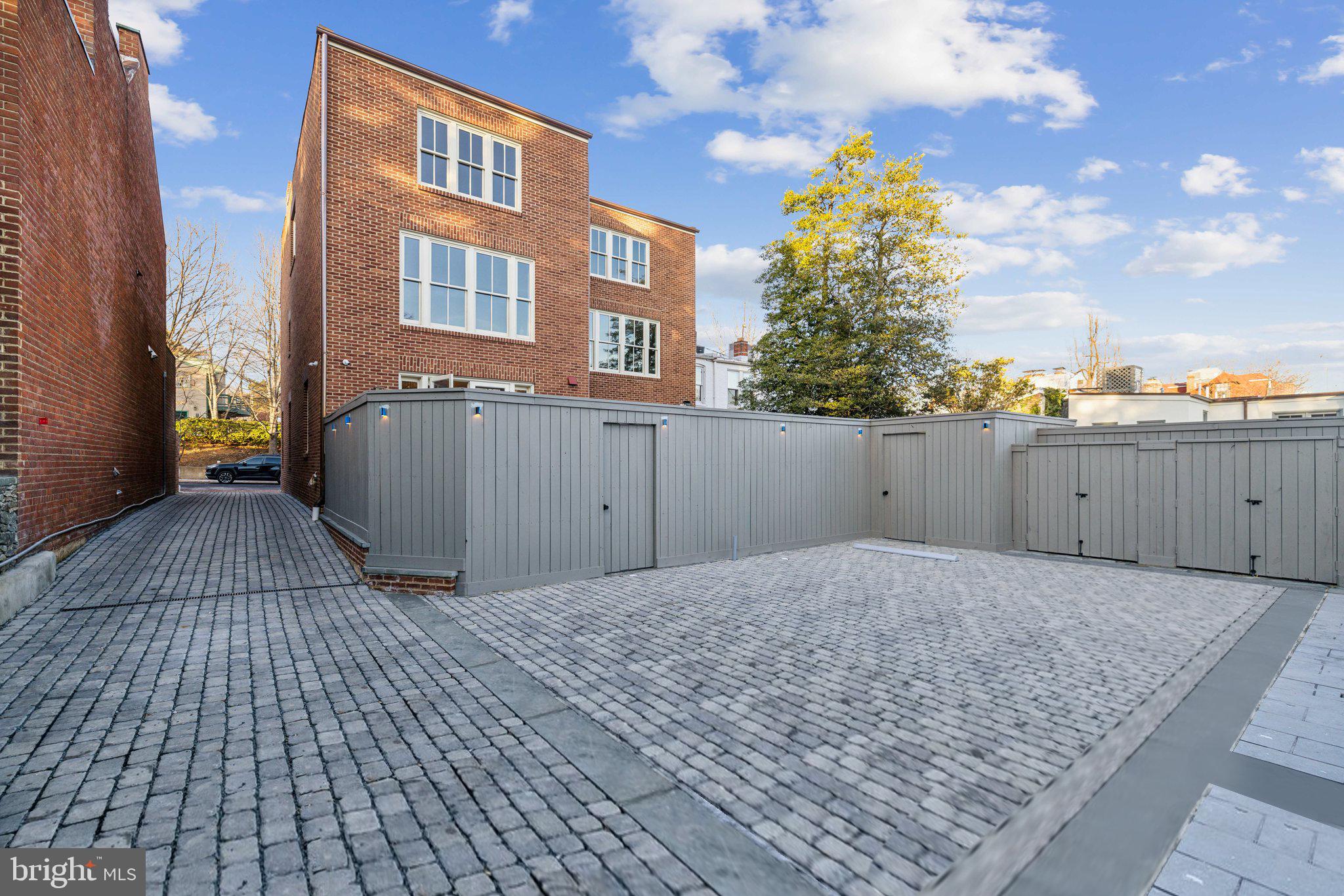 3314 1/2 Volta Pl NW