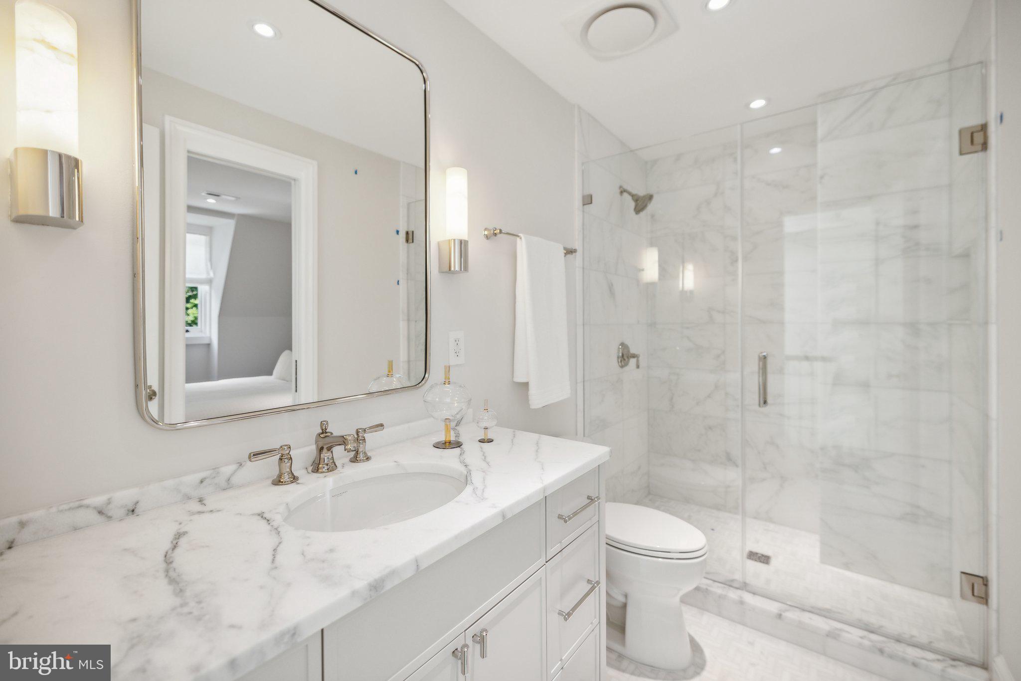 3314 1/2 Volta Pl NW