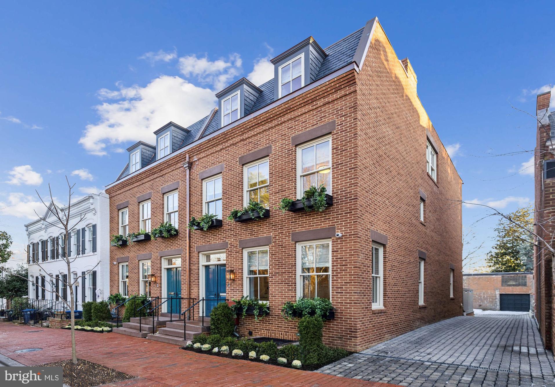 3314 1/2 Volta Pl NW