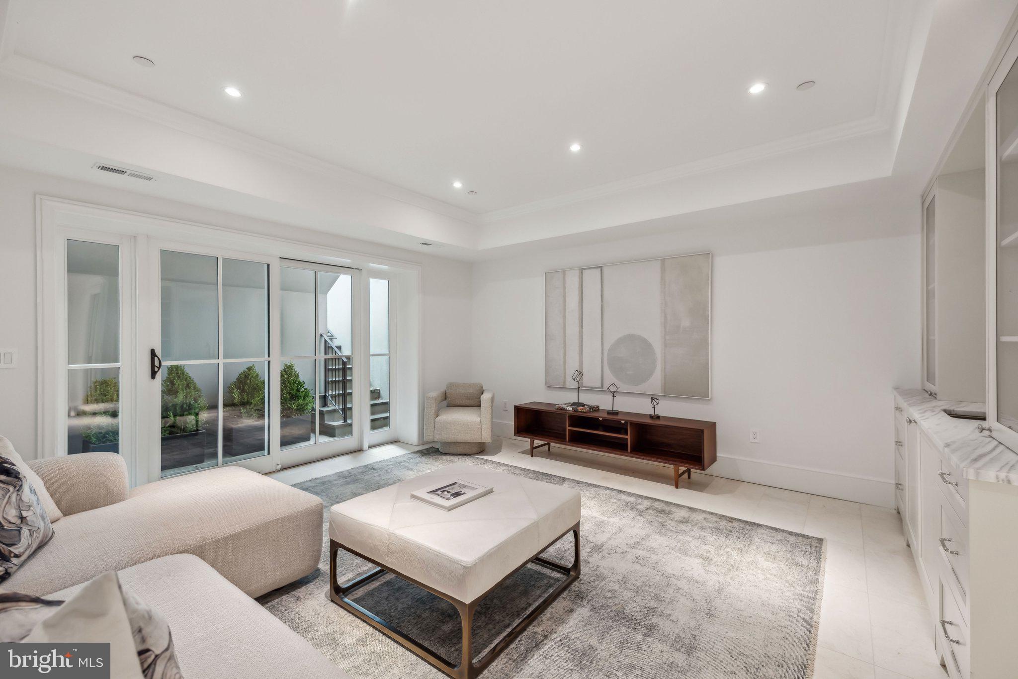 3314 1/2 Volta Pl NW