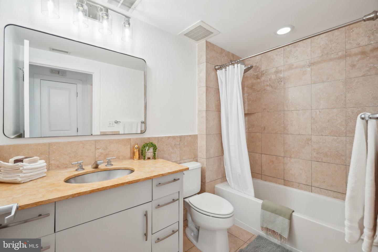 2301 Champlain St NW #412
