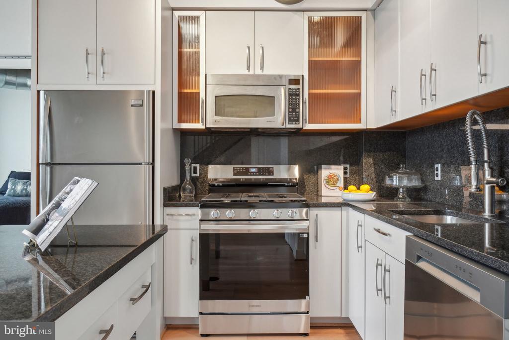 2301 Champlain St NW #412