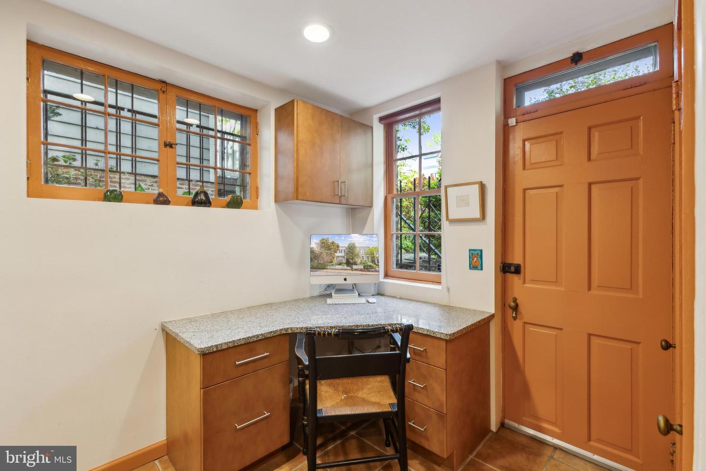 1689 32nd St NW