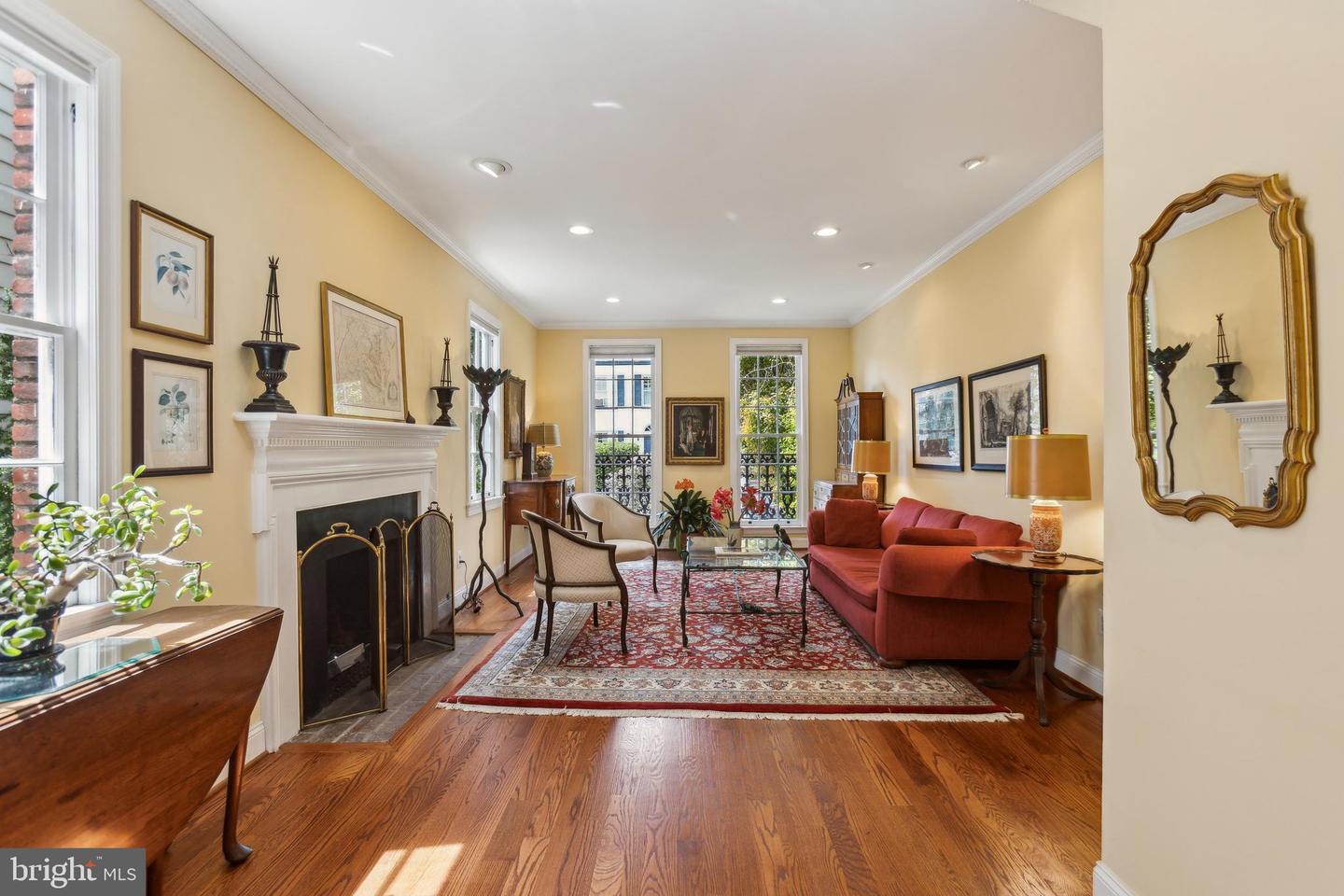 1689 32nd St NW