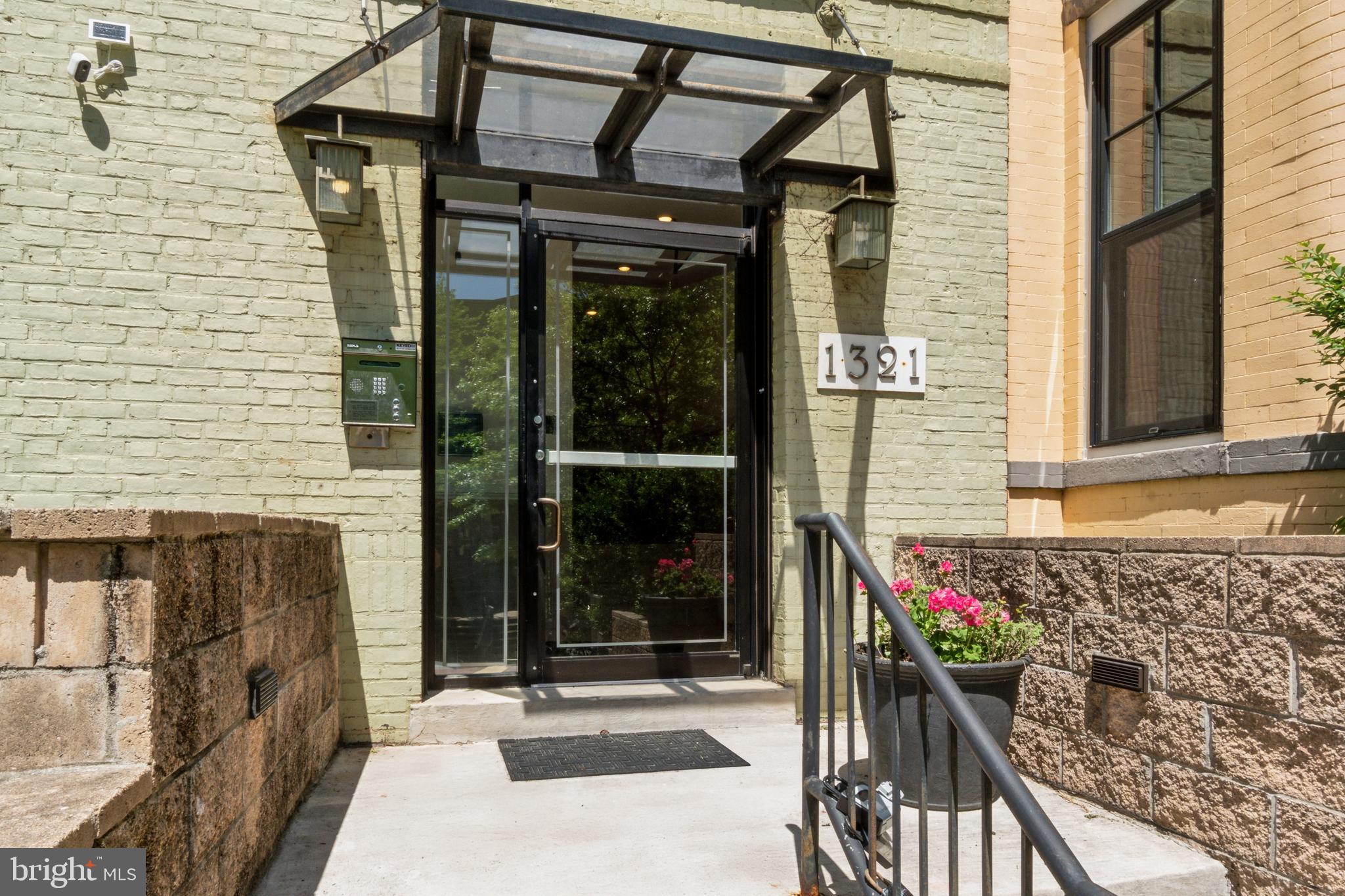 1321 Euclid St NW #301