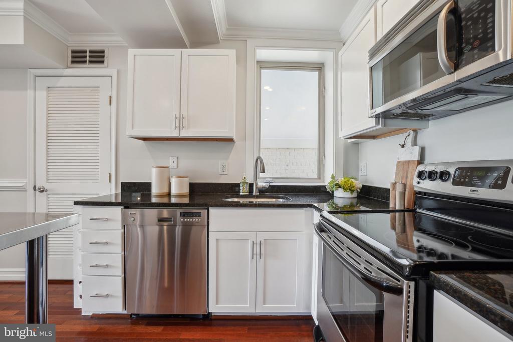 1321 Euclid St NW #301