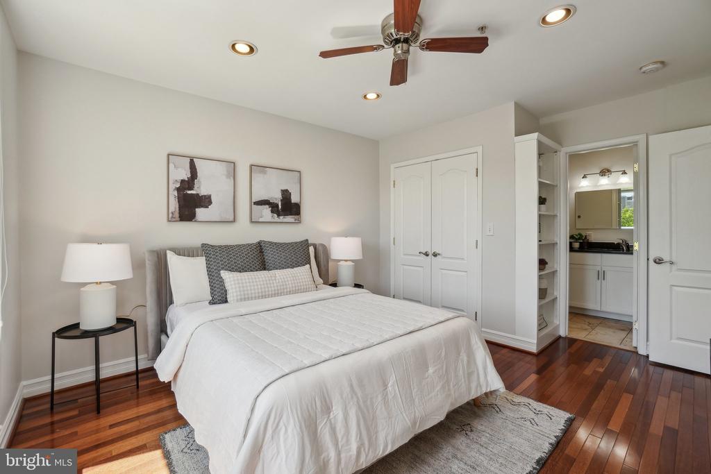 1321 Euclid St NW #301