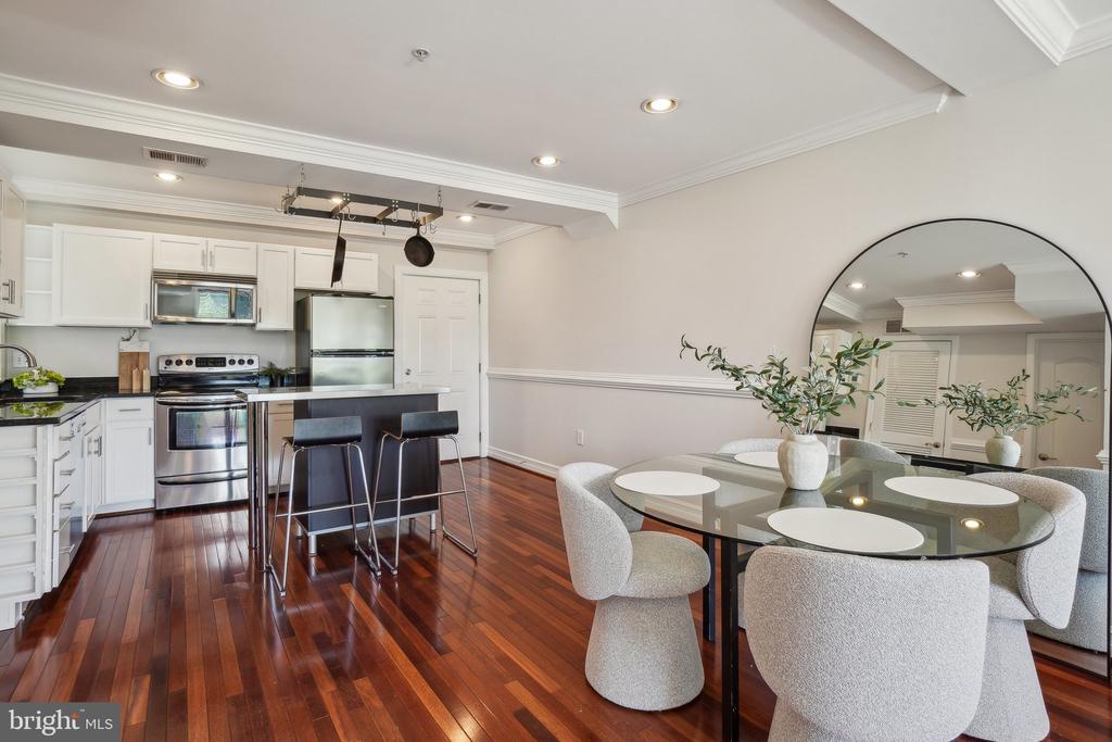 1321 Euclid St NW #301
