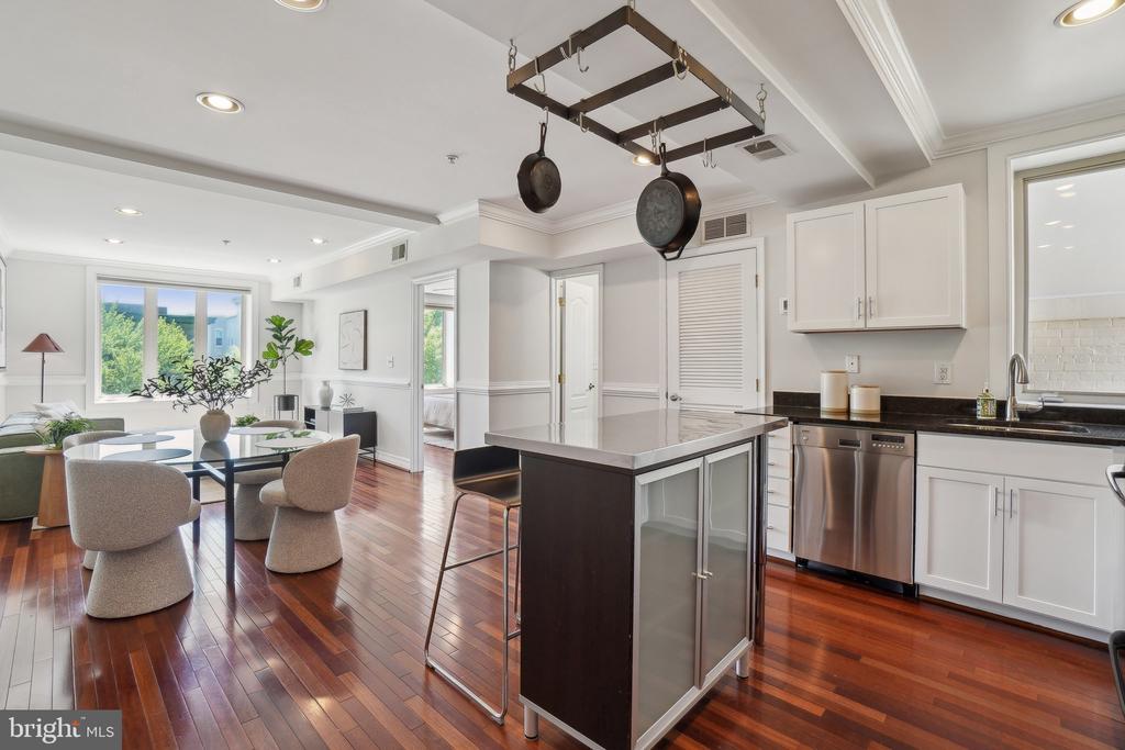 1321 Euclid St NW #301