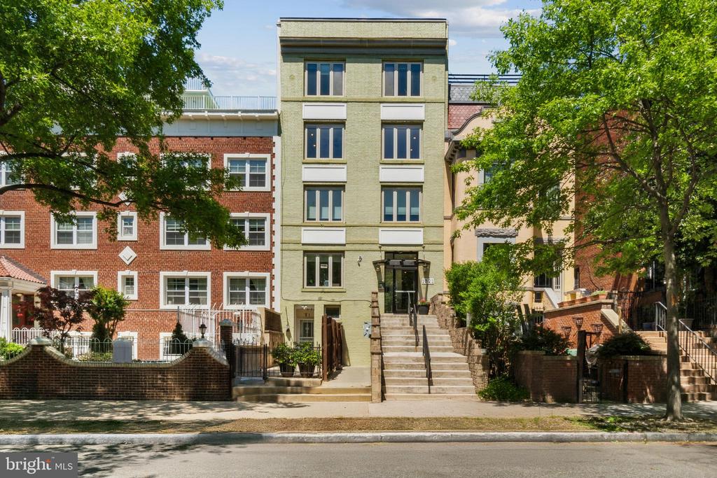 1321 Euclid St NW #301