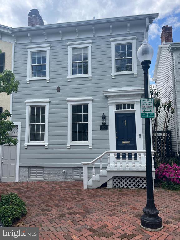 3252 O St NW