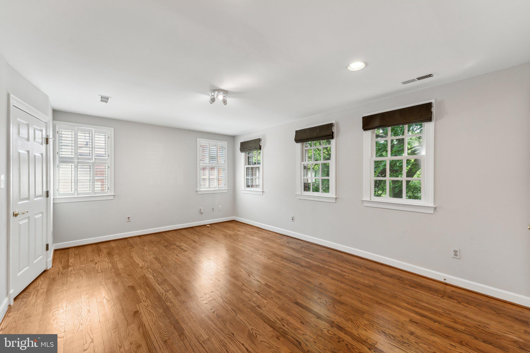 3240 Reservoir Rd NW