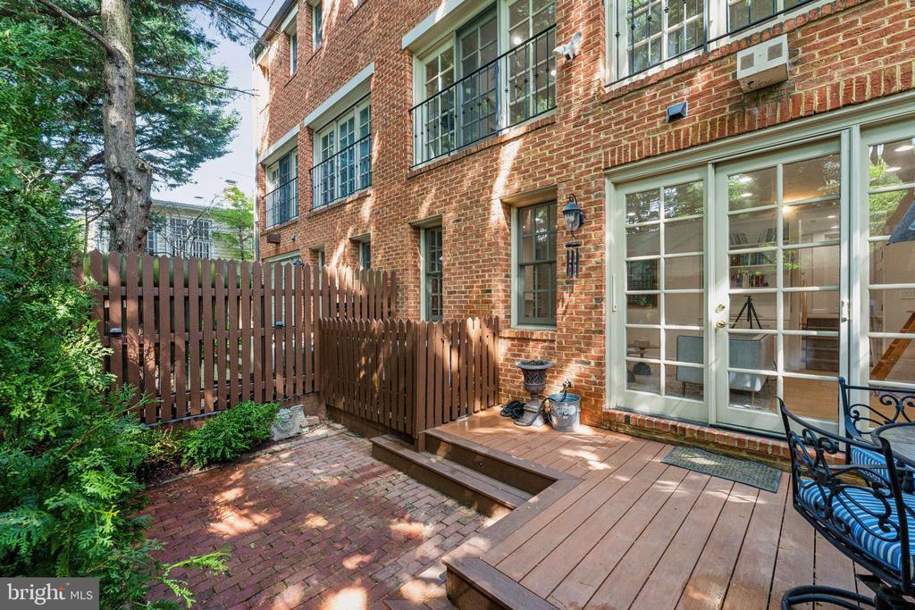 3240 Reservoir Rd NW