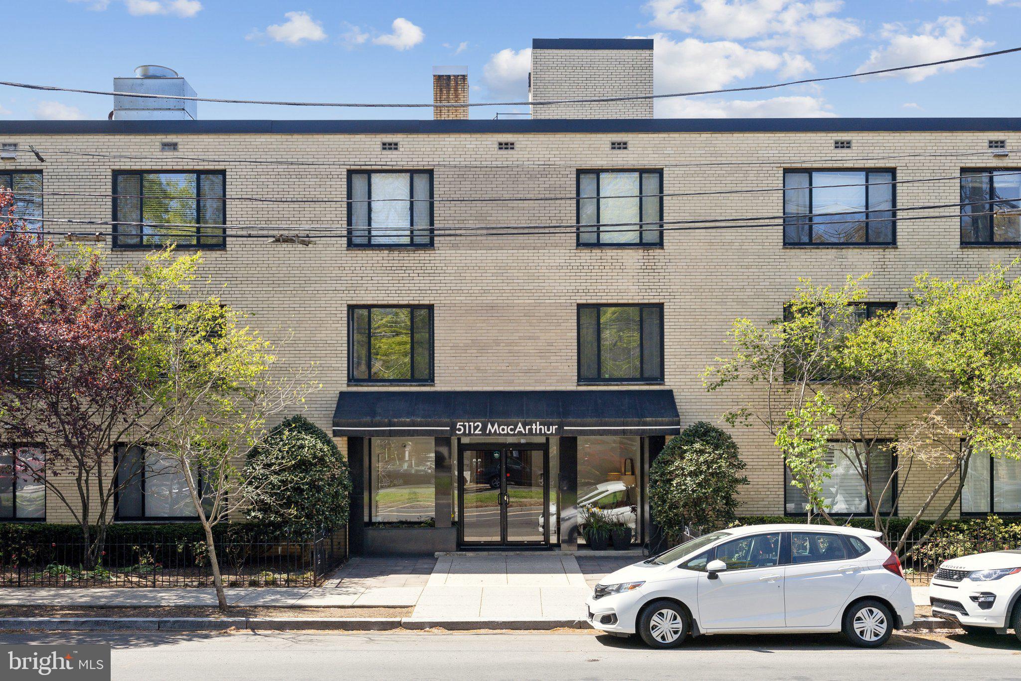 5112 MacArthur Blvd NW #104