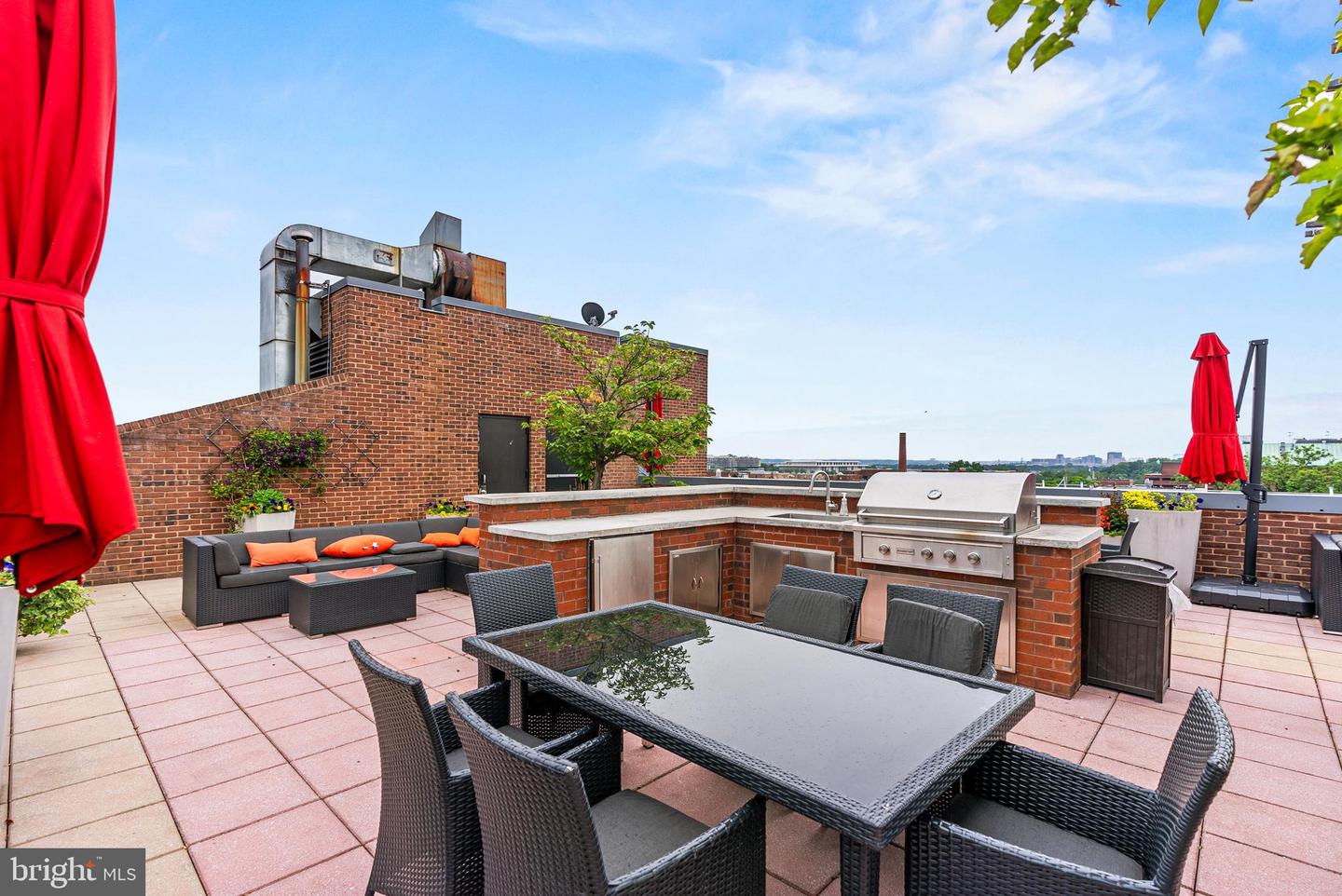 3251 Prospect St NW #402