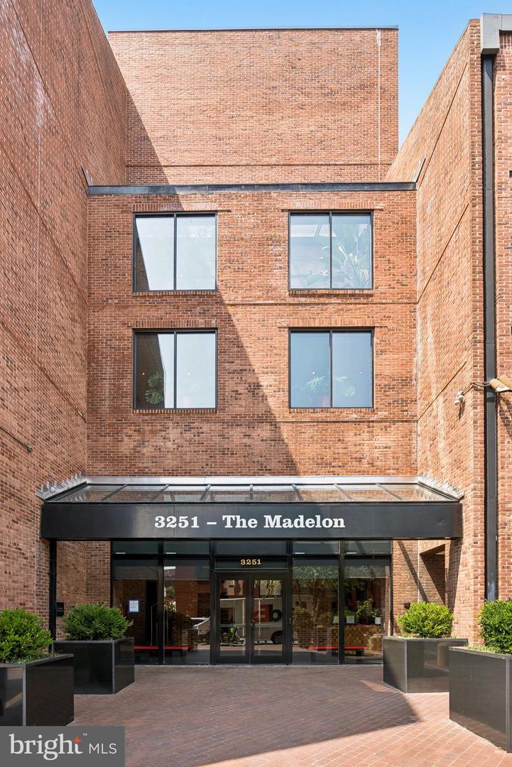 3251 Prospect St NW #402