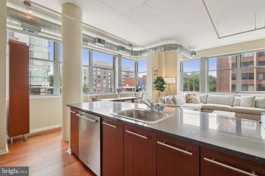 1300 N St NW #201