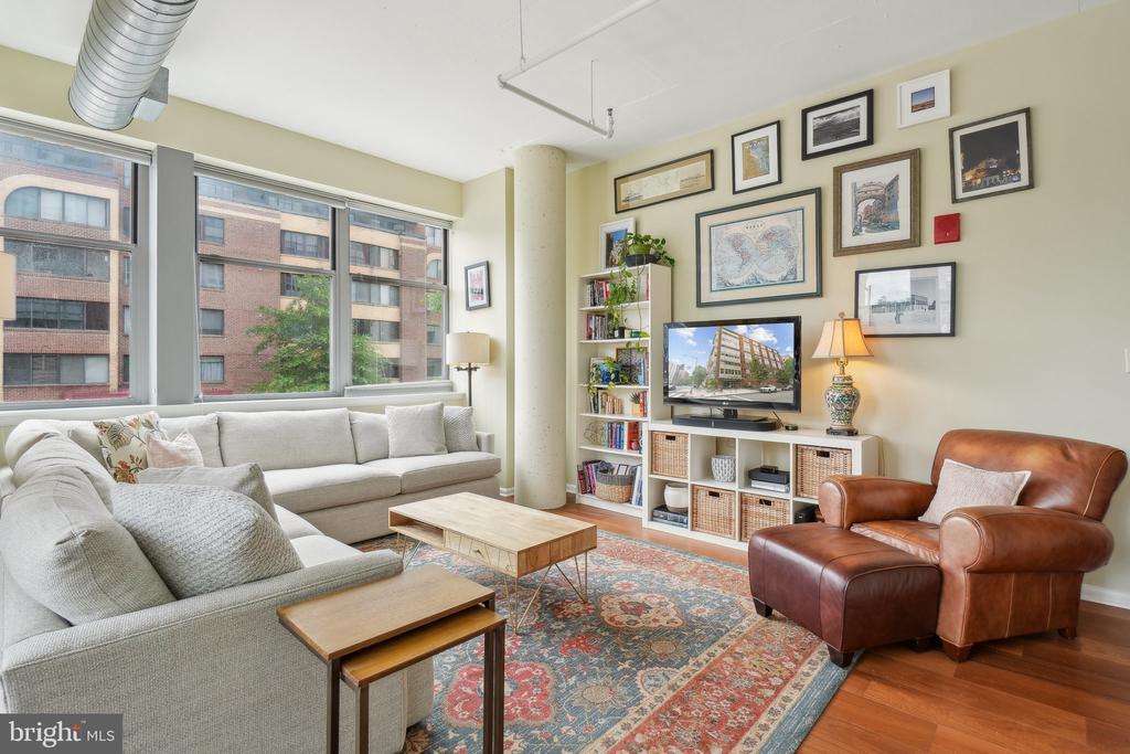 1300 N St NW #201