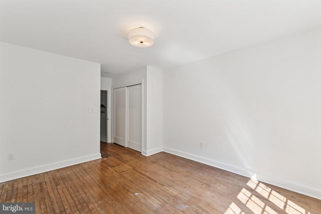 1661 32nd St NW