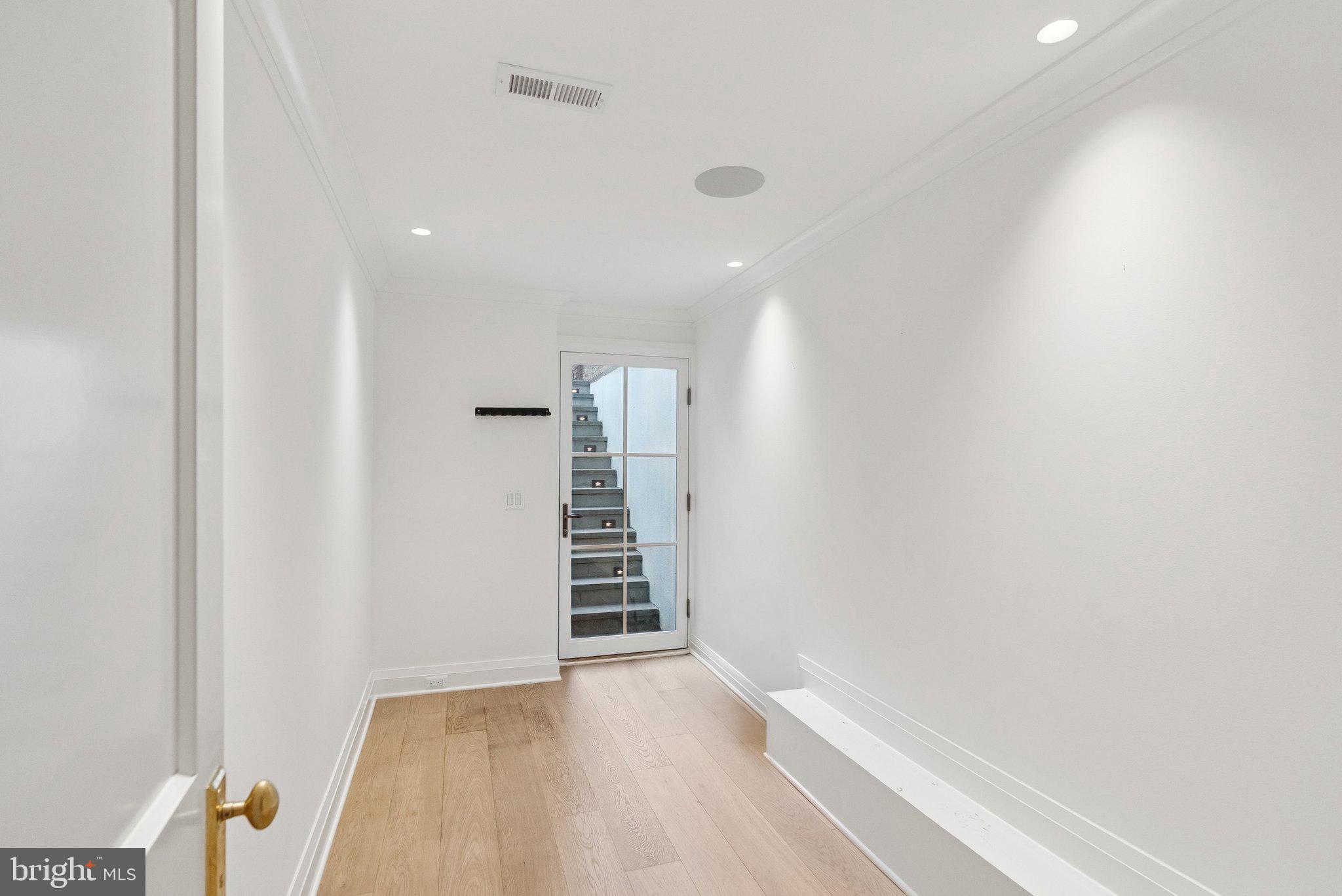3137 N St NW