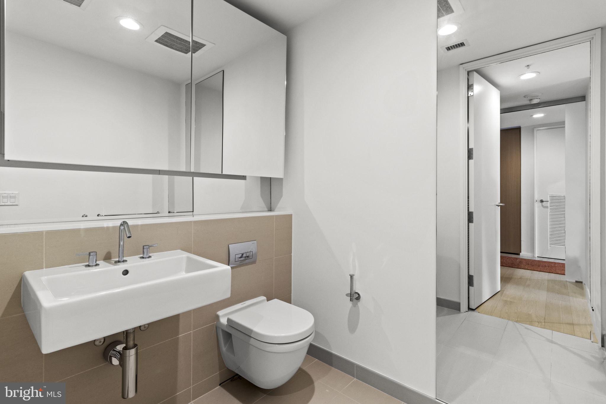 925 H STREET NW 1006