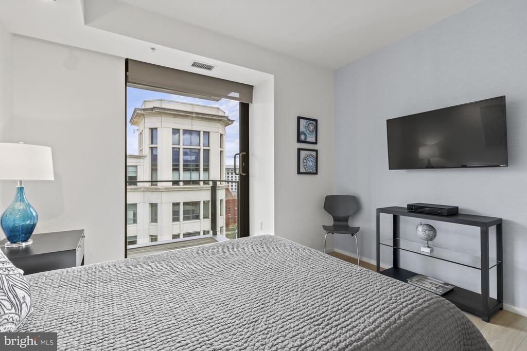 925 H STREET NW 1006