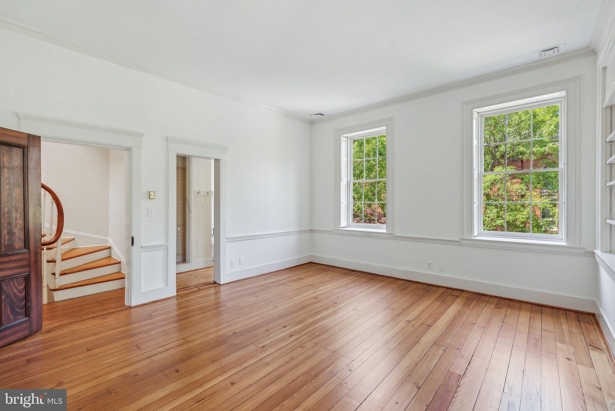 1527 35TH STREET NW
