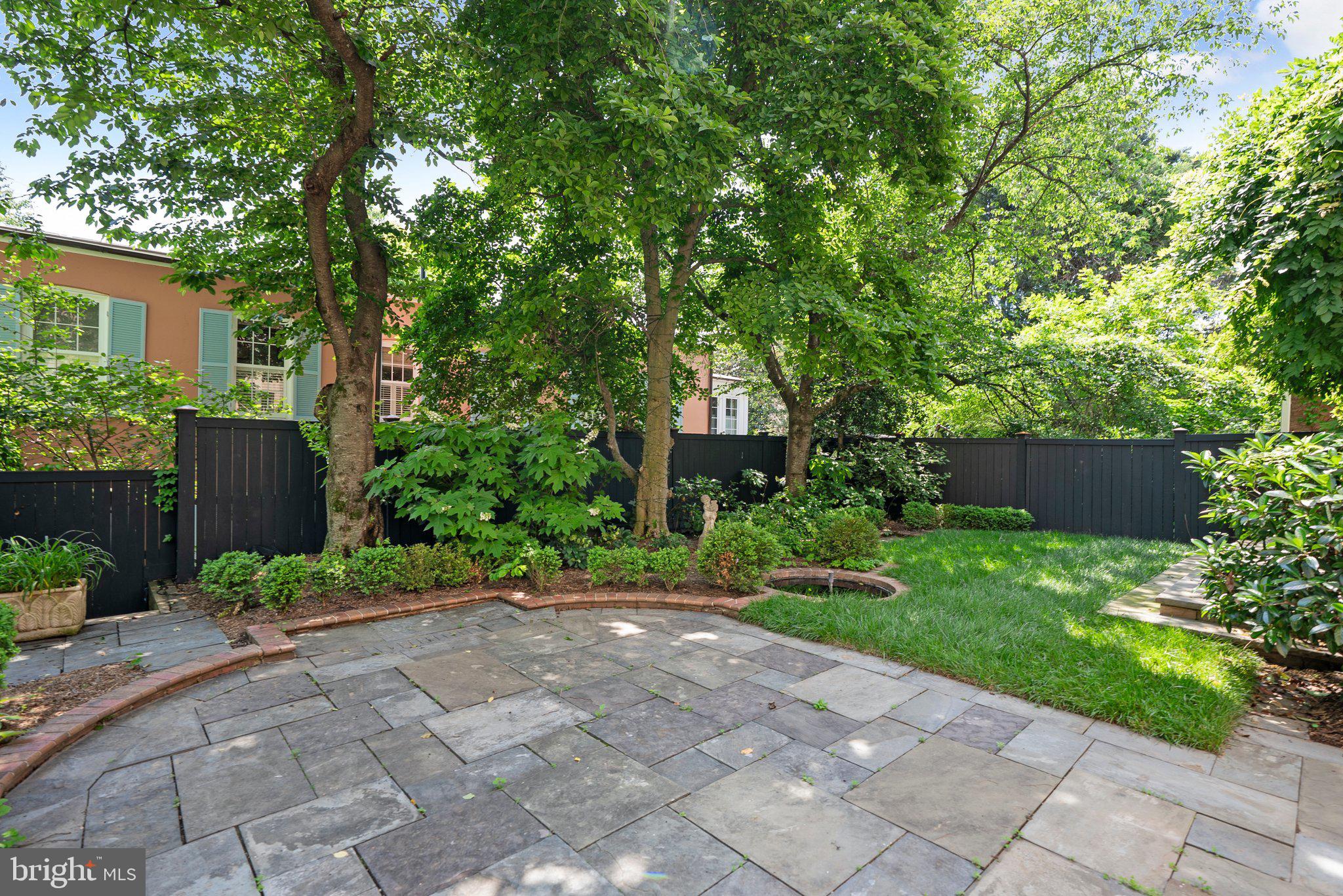 1527 35TH STREET NW