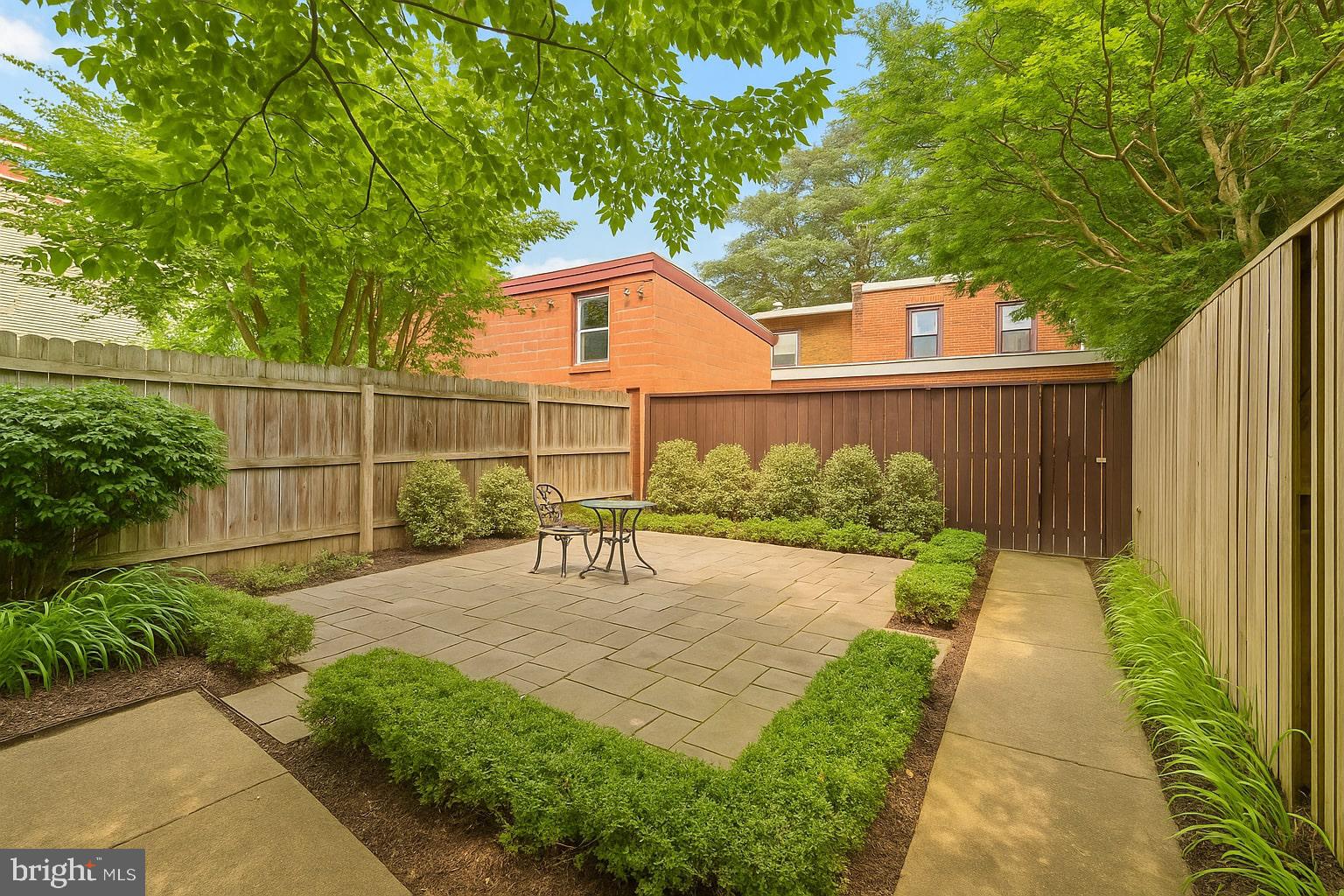 224 9TH STREET SE