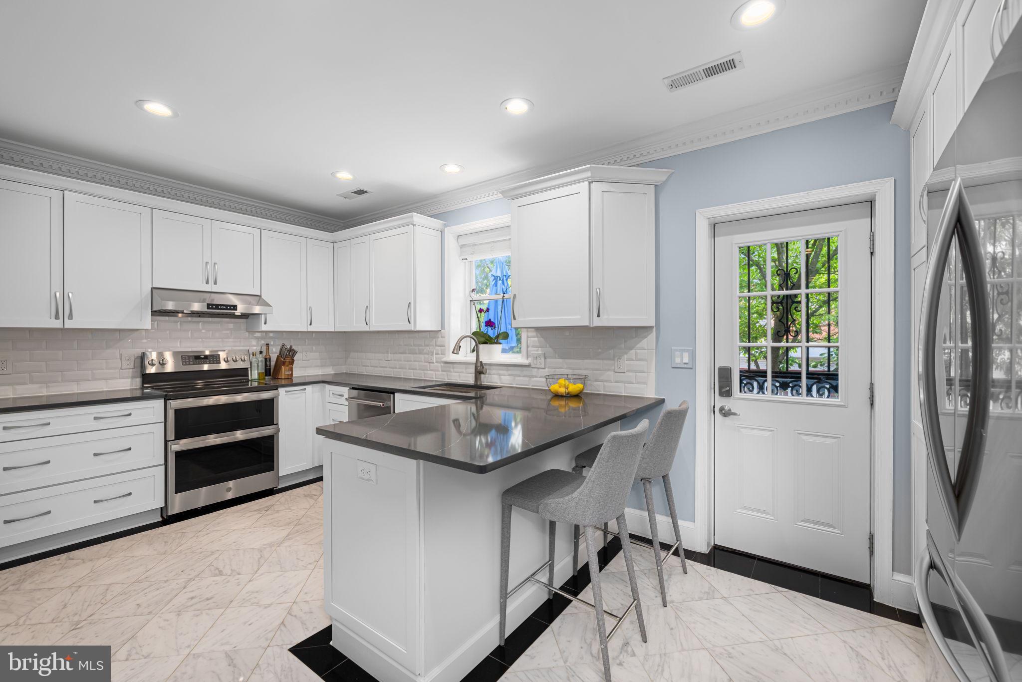 224 9TH STREET SE