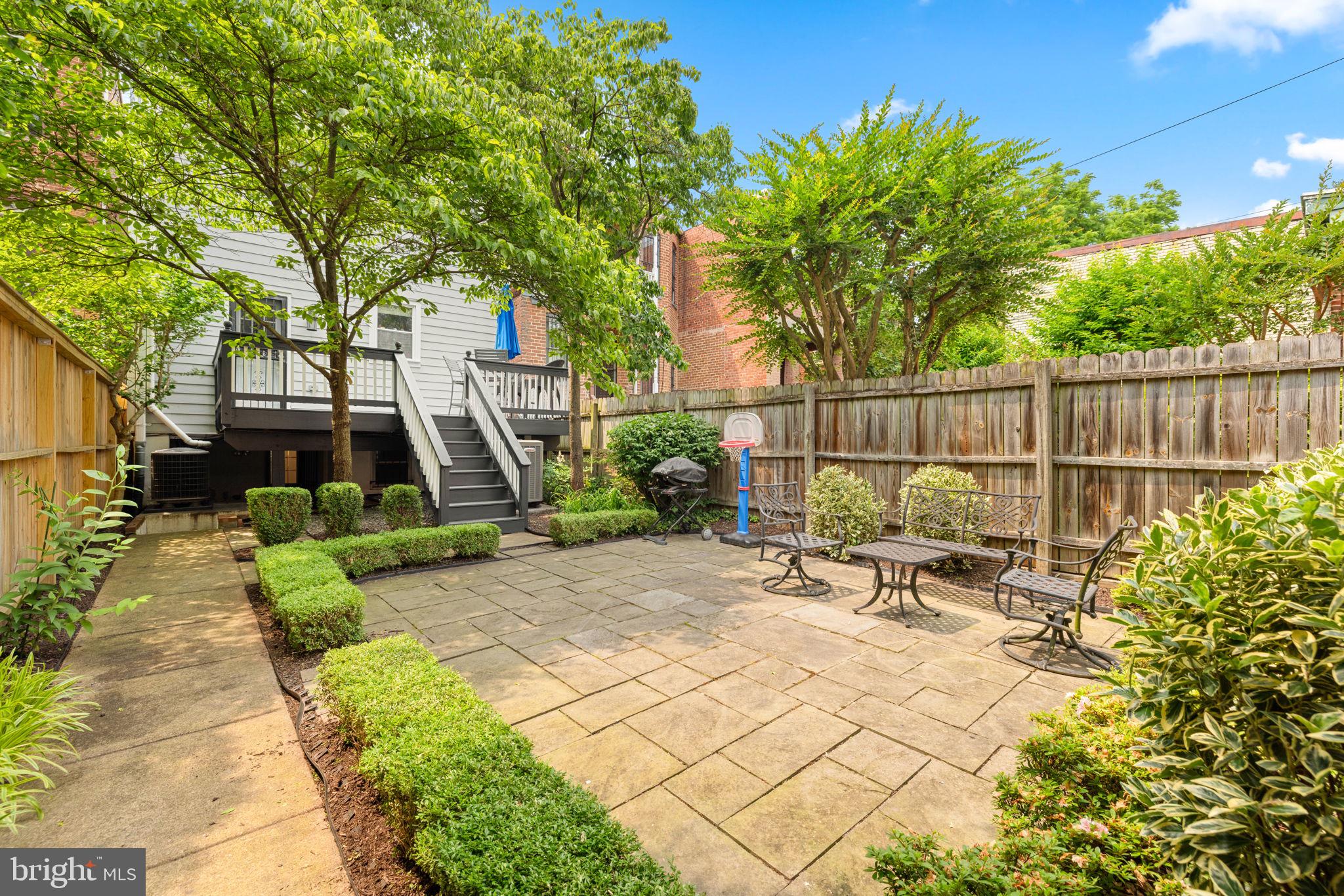 224 9TH STREET SE