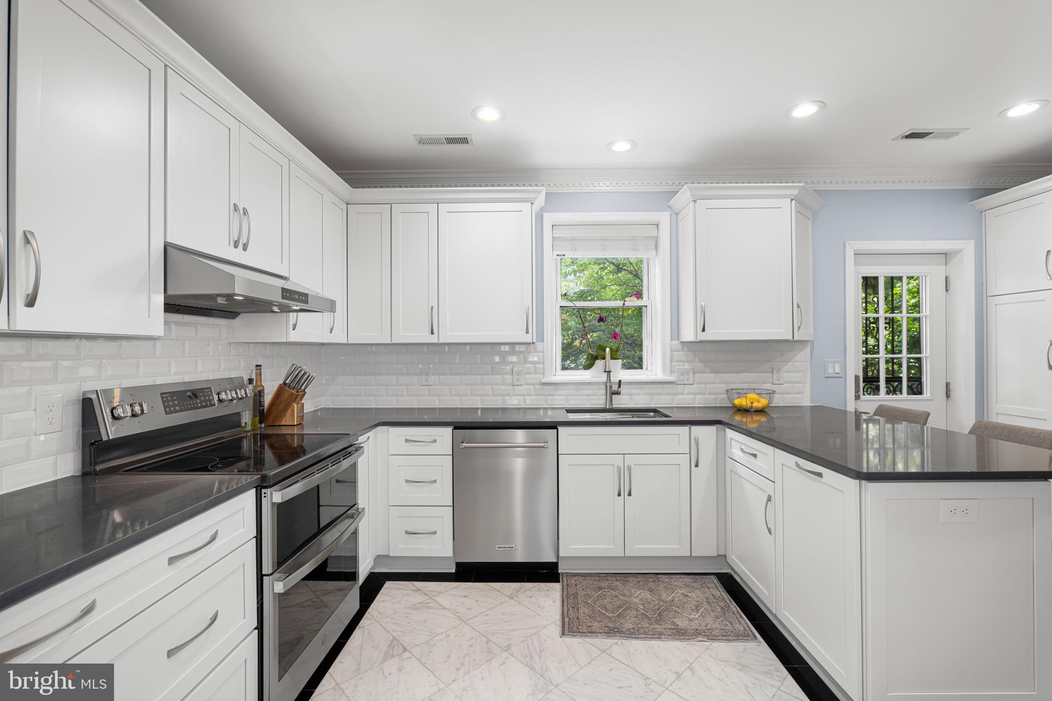 224 9TH STREET SE
