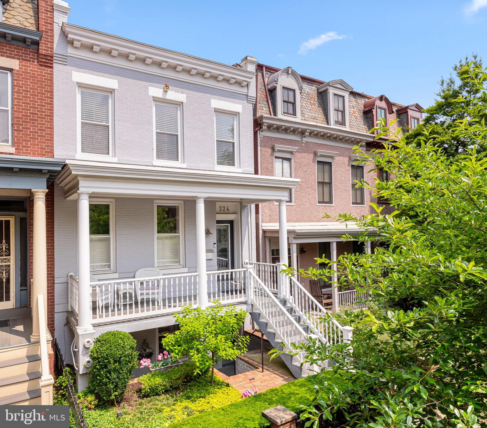 224 9TH STREET SE