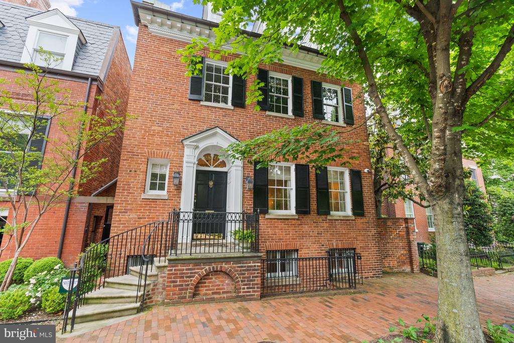 1671 31ST STREET NW