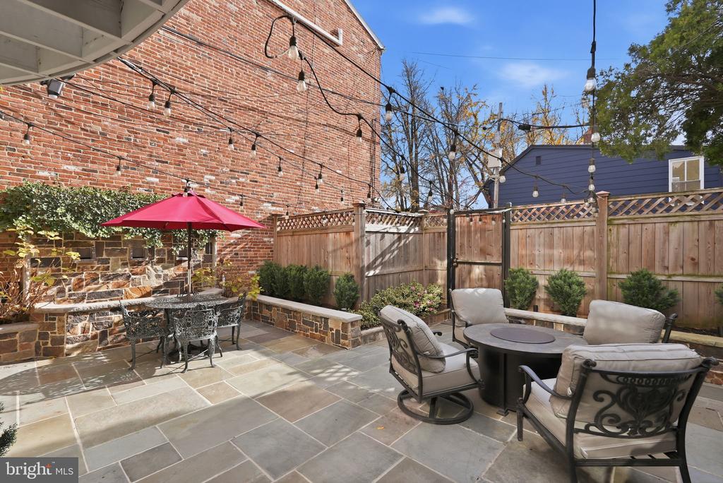 2708 P STREET NW