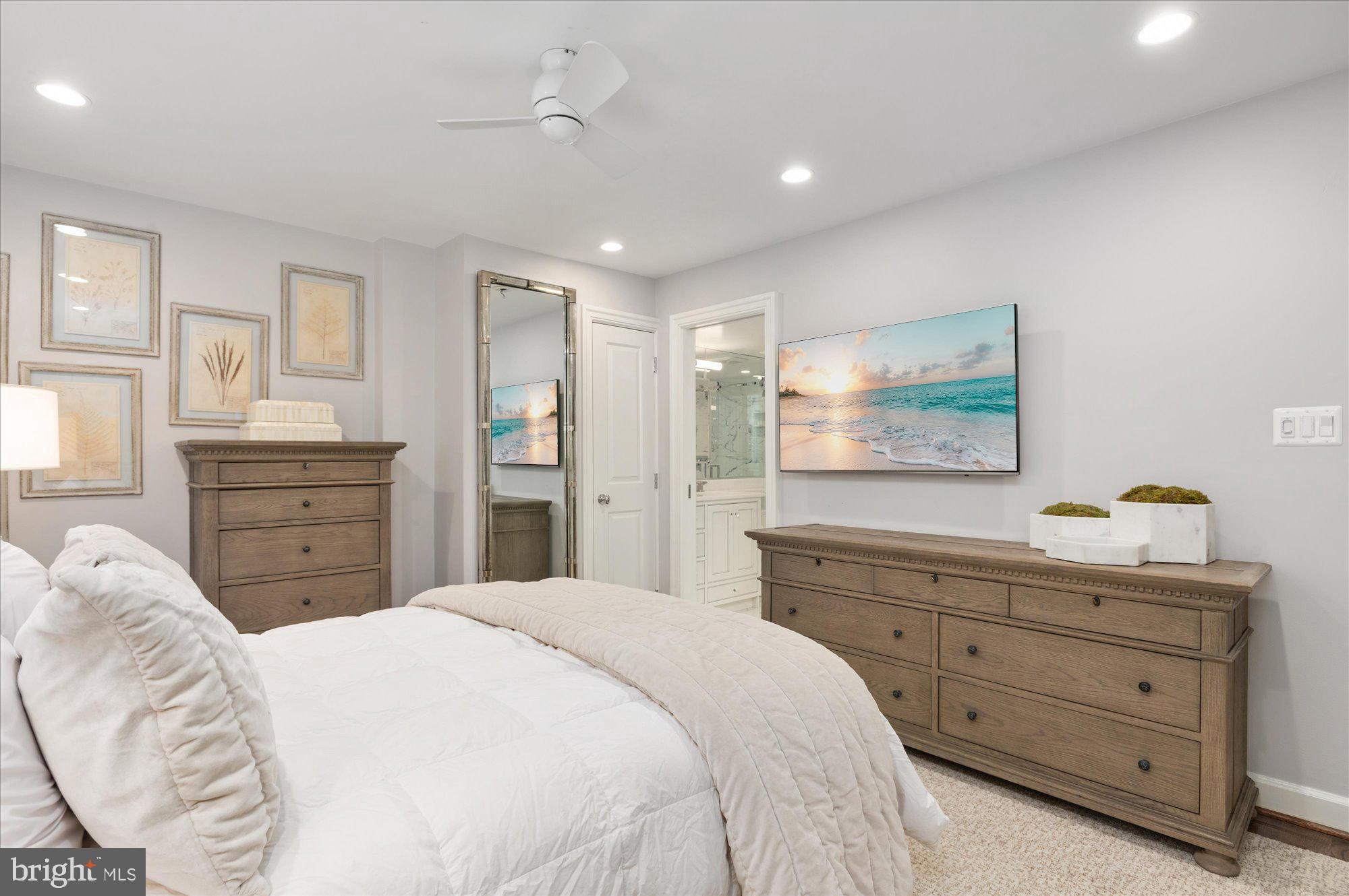 1238 ETON COURT NW T17