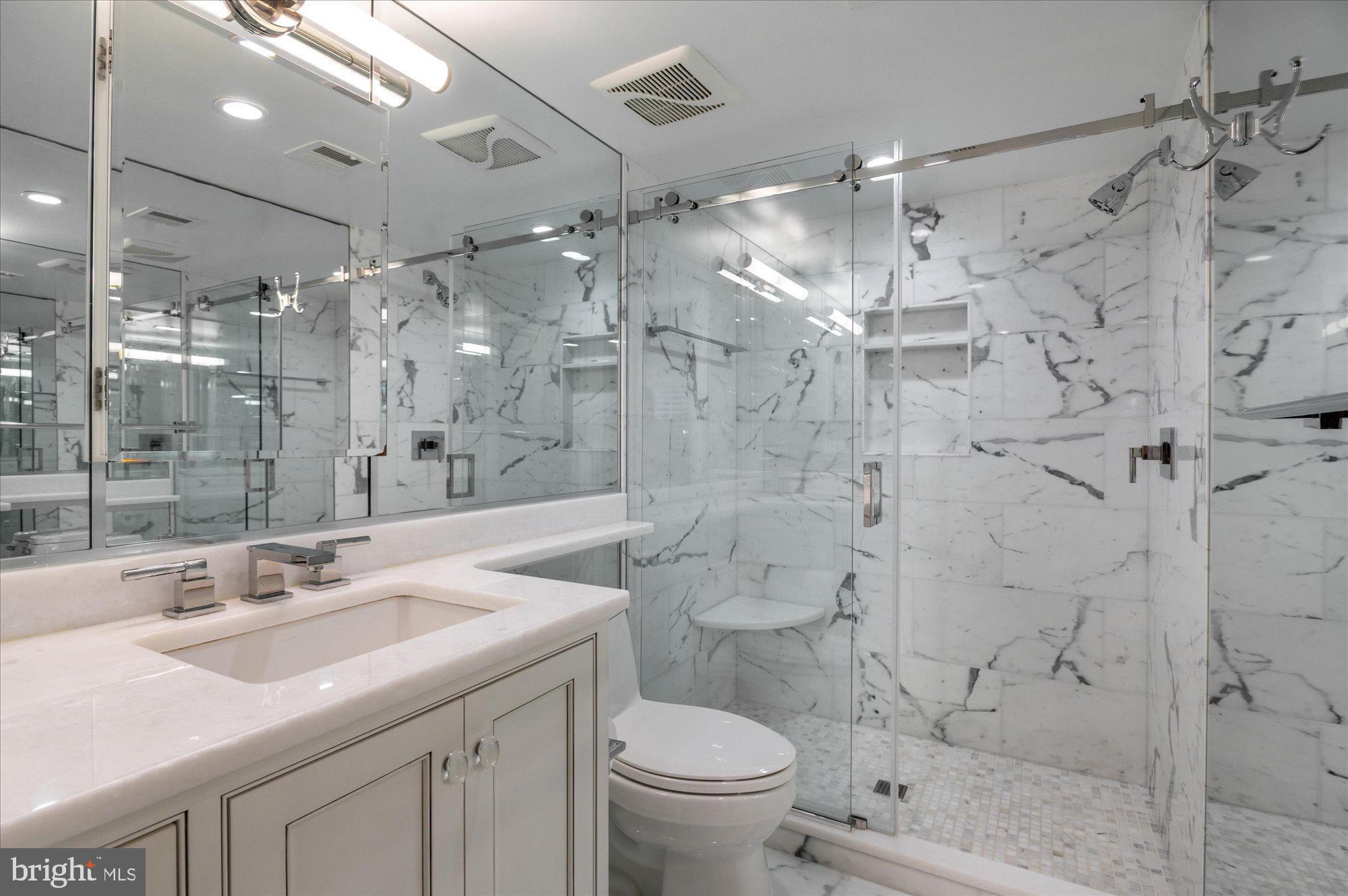 1238 ETON COURT NW T17