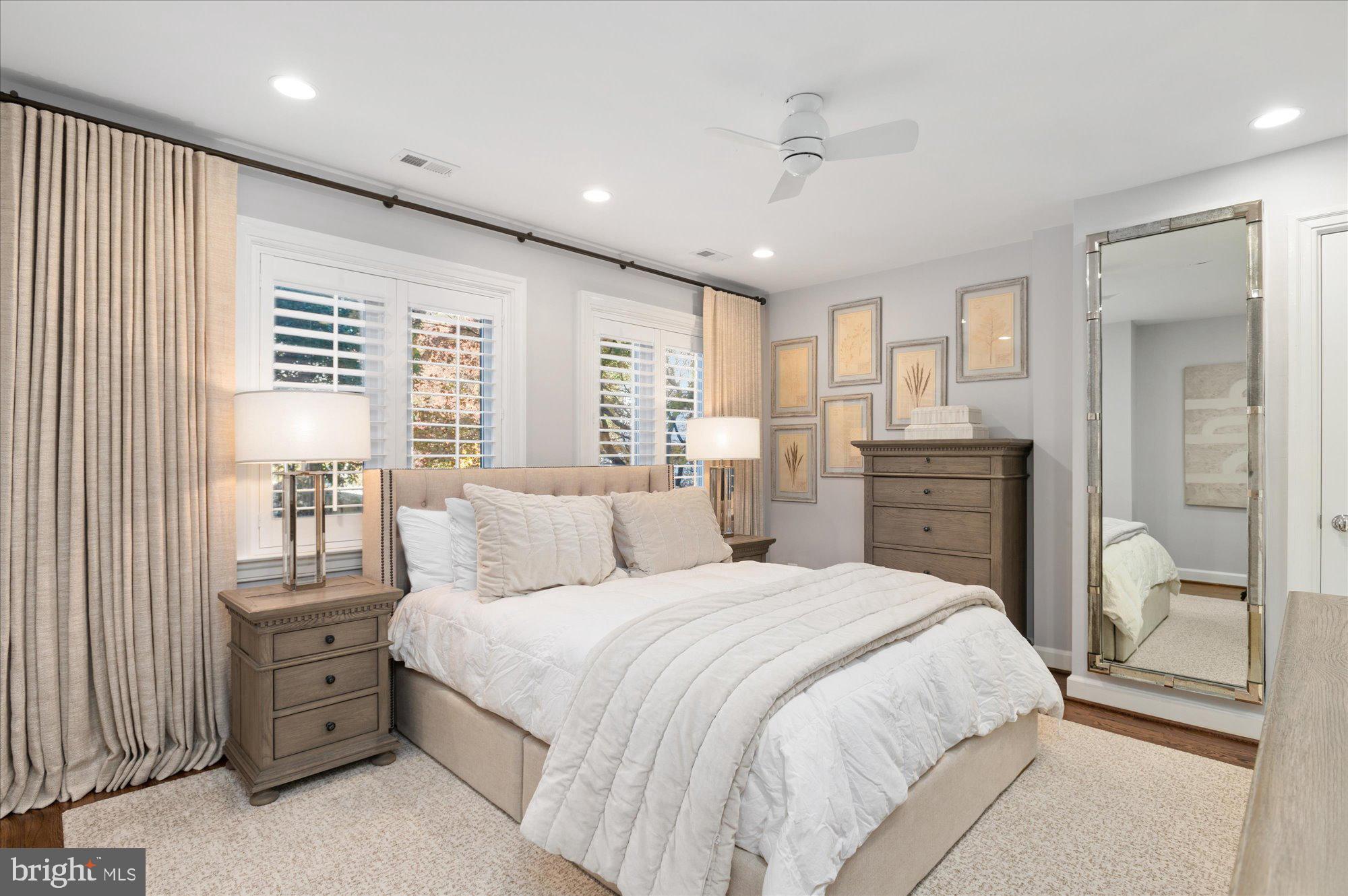 1238 ETON COURT NW T17