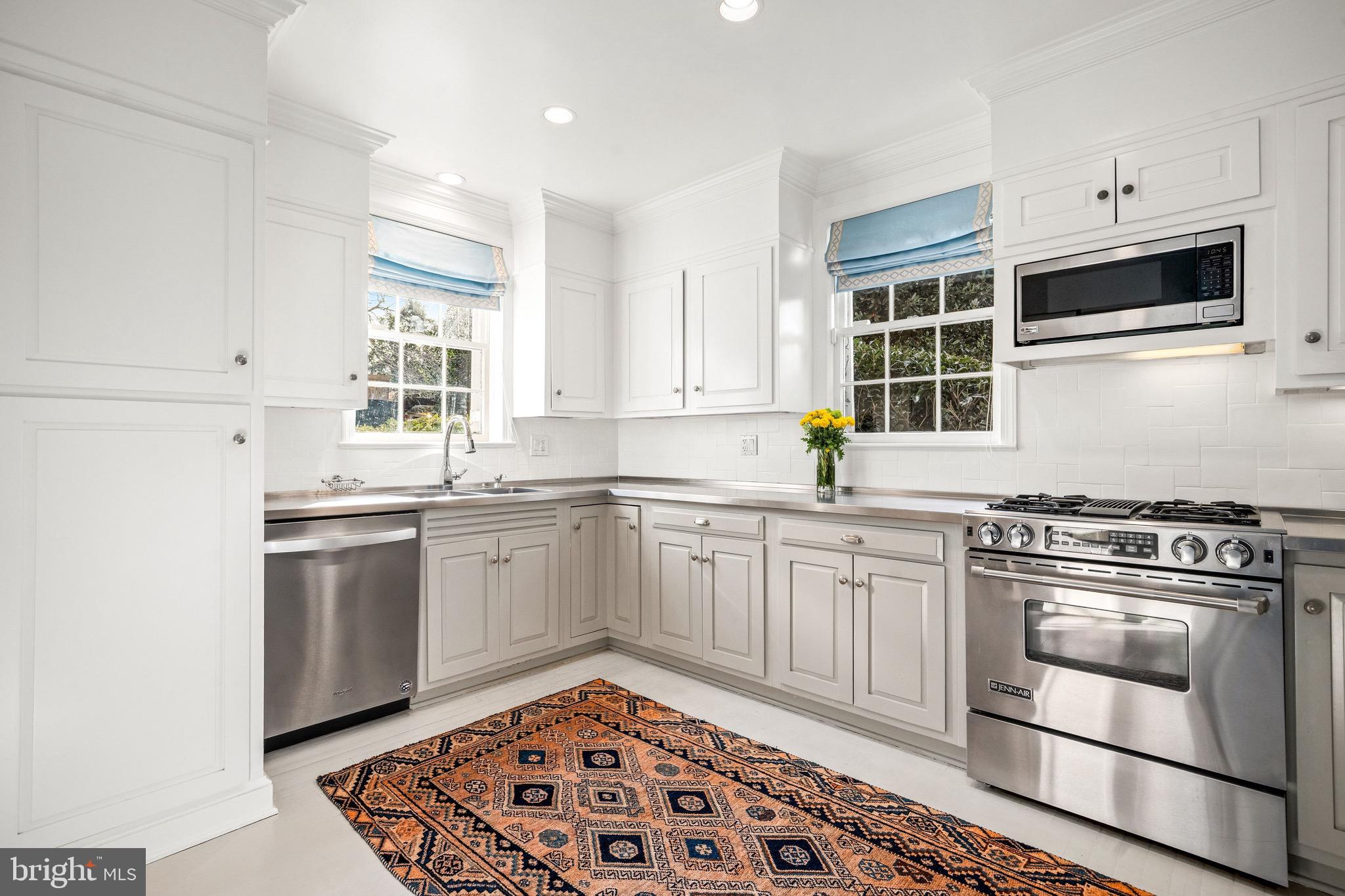 5047 GLENBROOK TERRACE NW