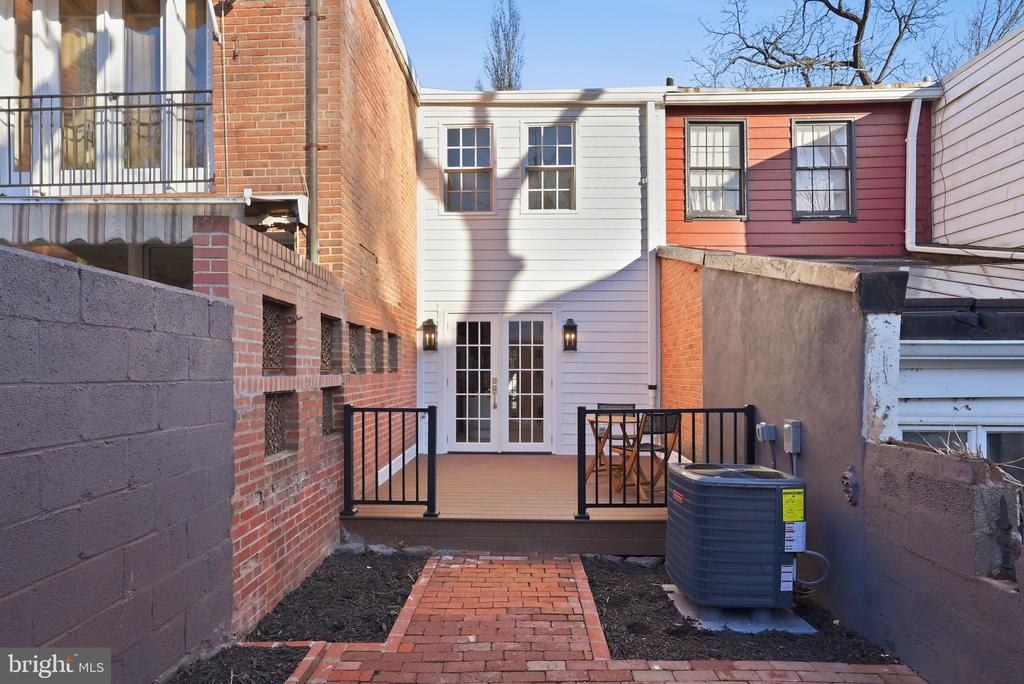 1608 33RD STREET NW