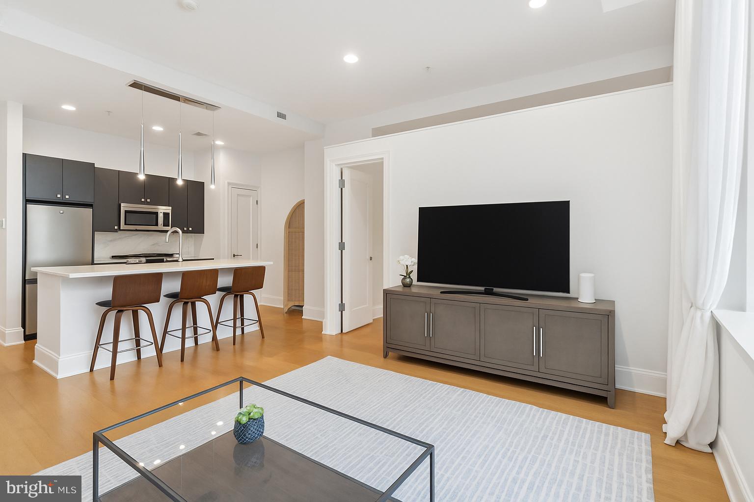 2516 Q STREET NW Q206