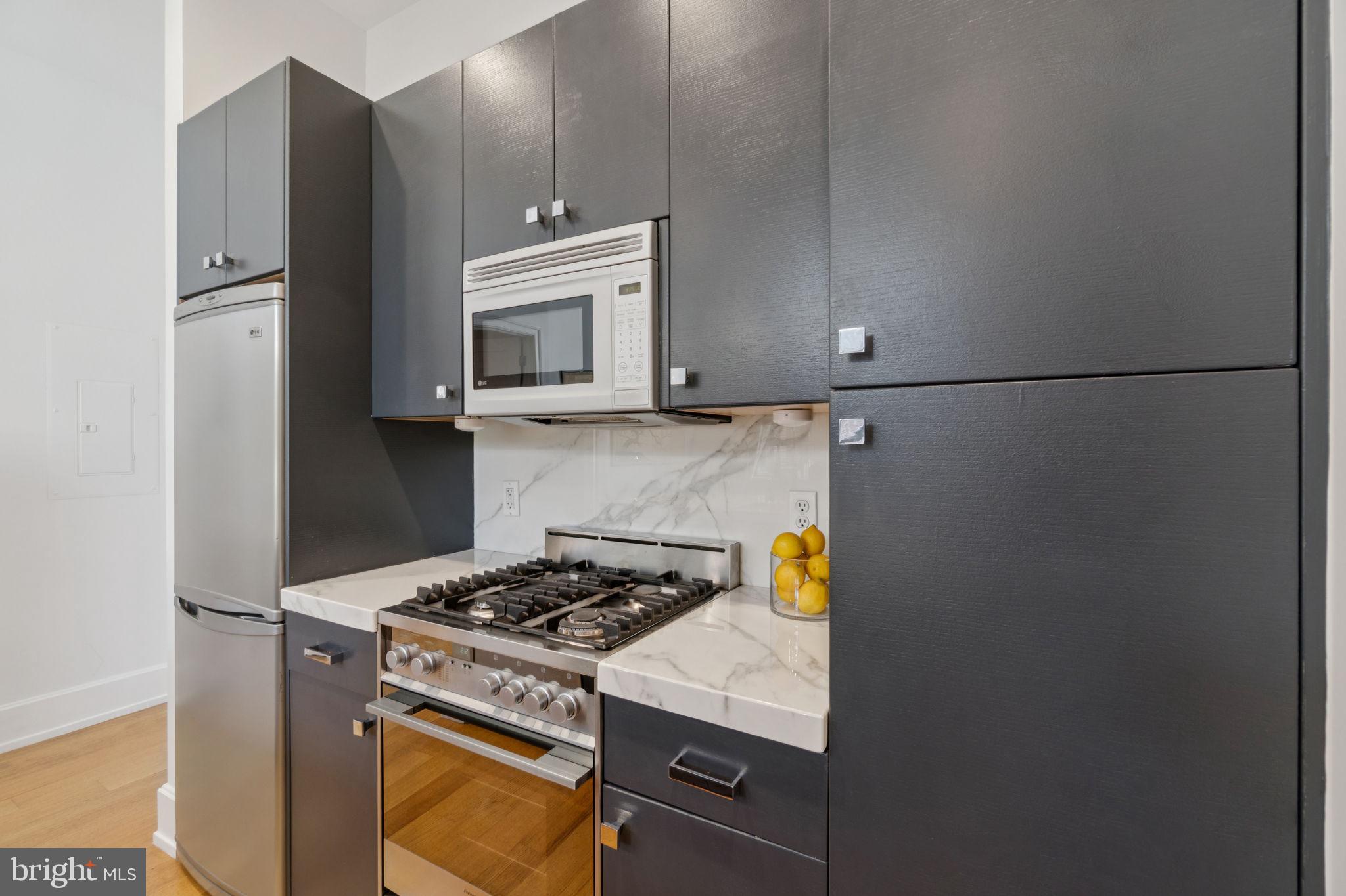 2516 Q STREET NW Q206