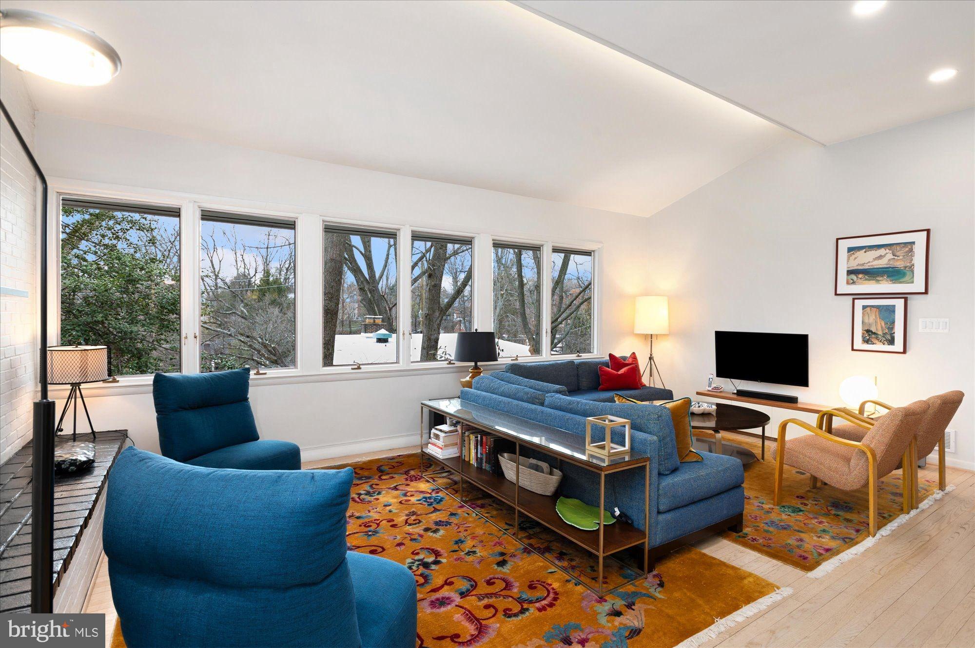 3211 ROWLAND PLACE NW