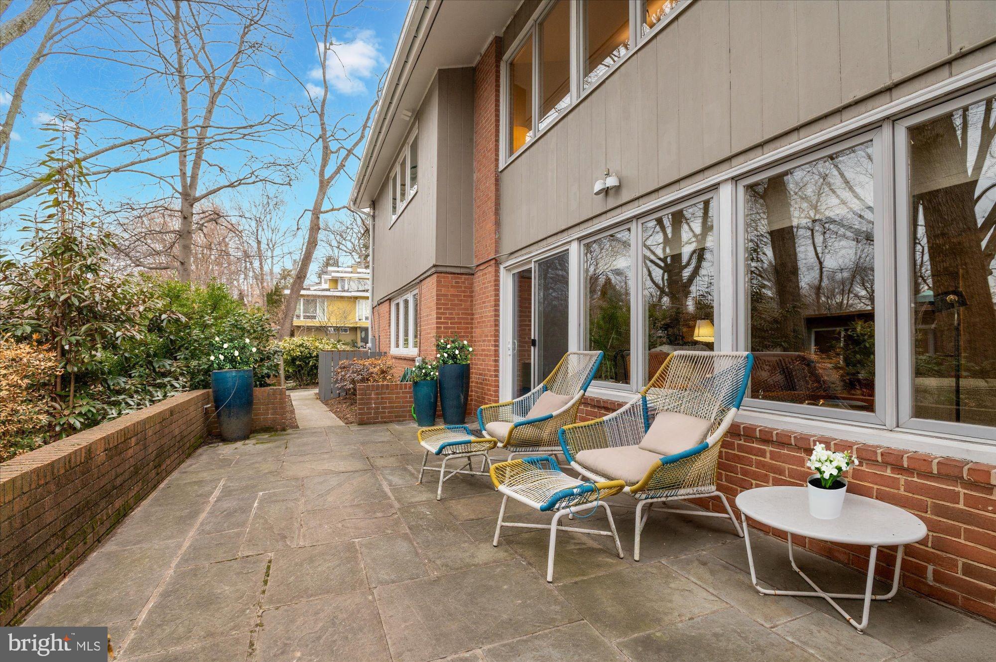 3211 ROWLAND PLACE NW