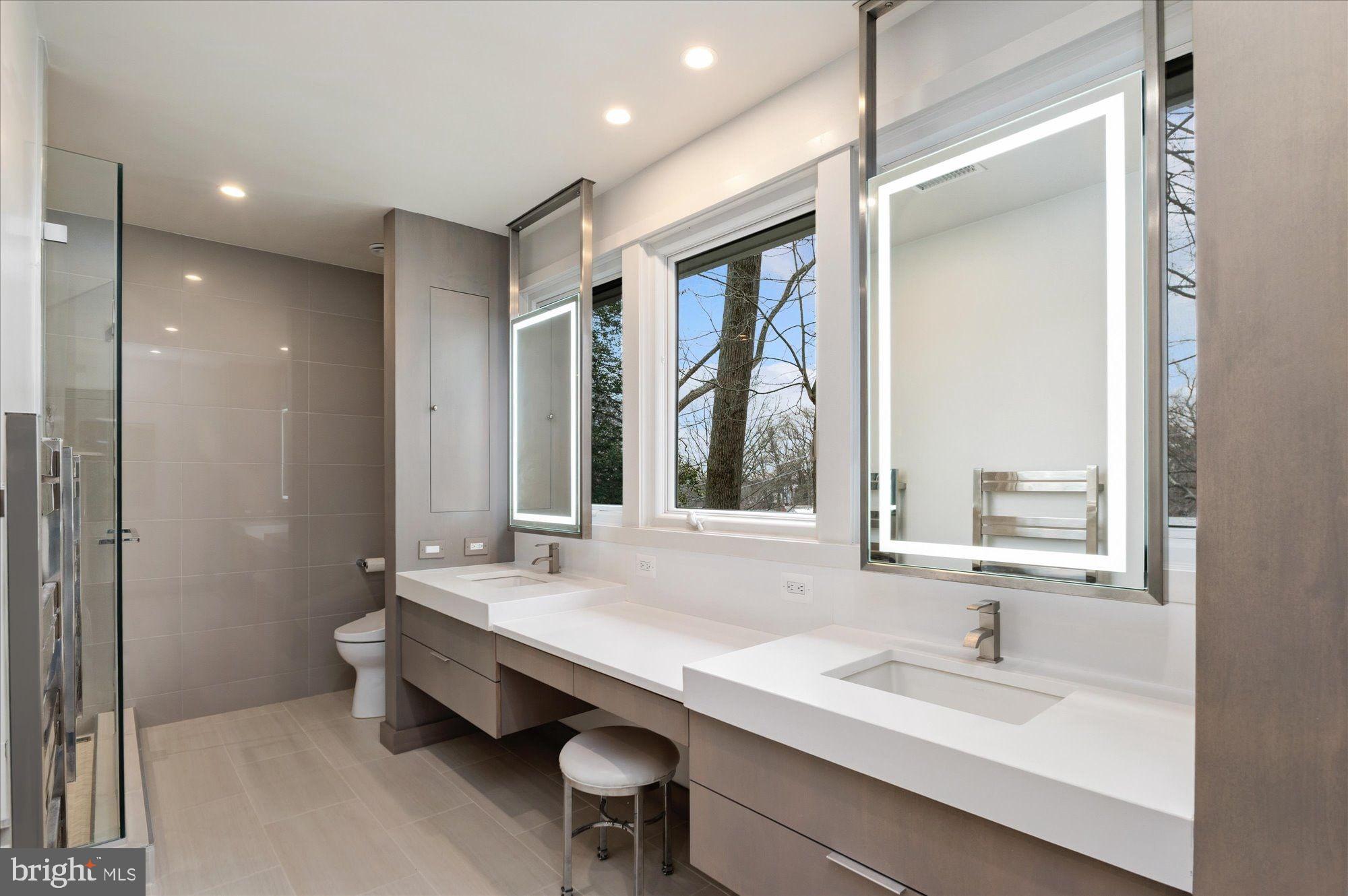 3211 ROWLAND PLACE NW