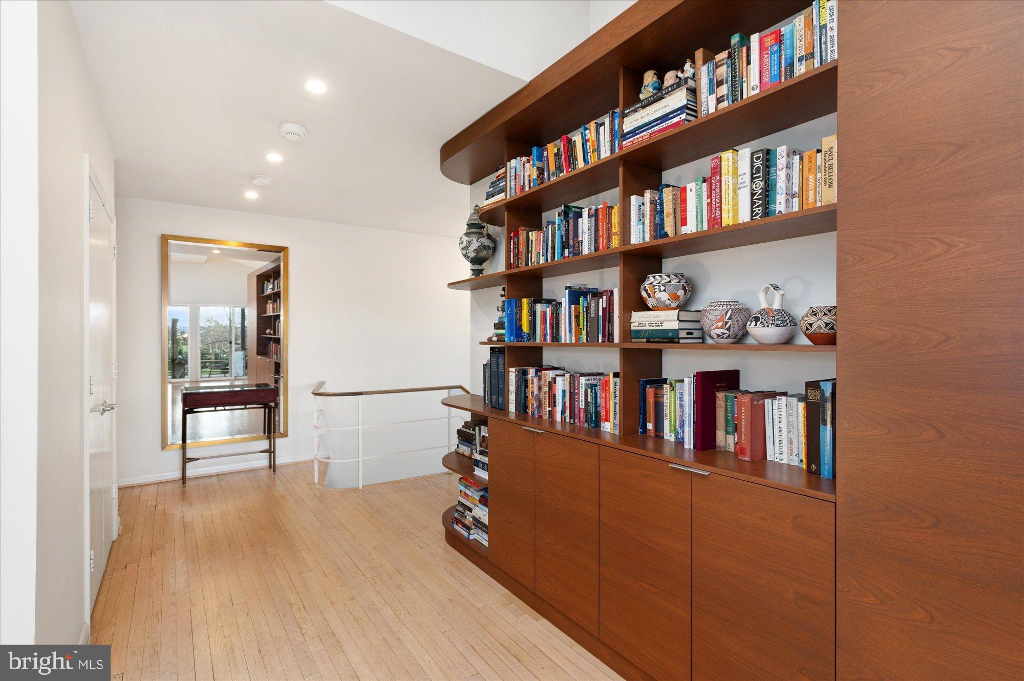 3211 ROWLAND PLACE NW