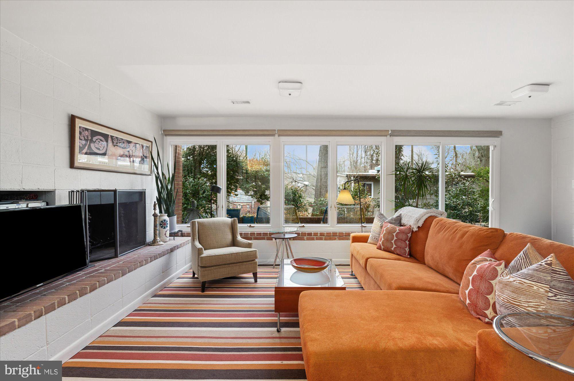 3211 ROWLAND PLACE NW