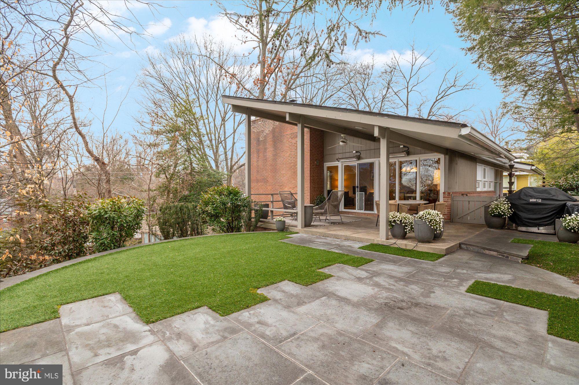 3211 ROWLAND PLACE NW