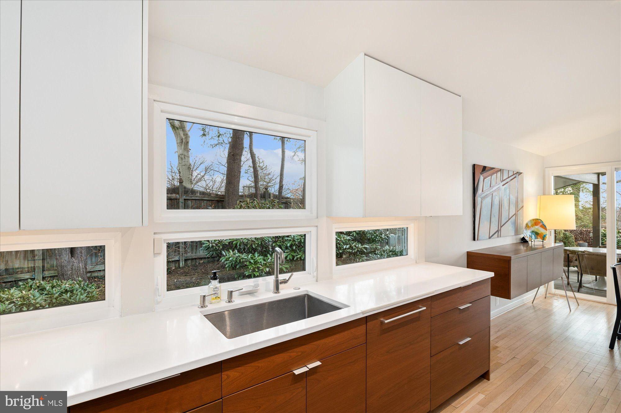 3211 ROWLAND PLACE NW