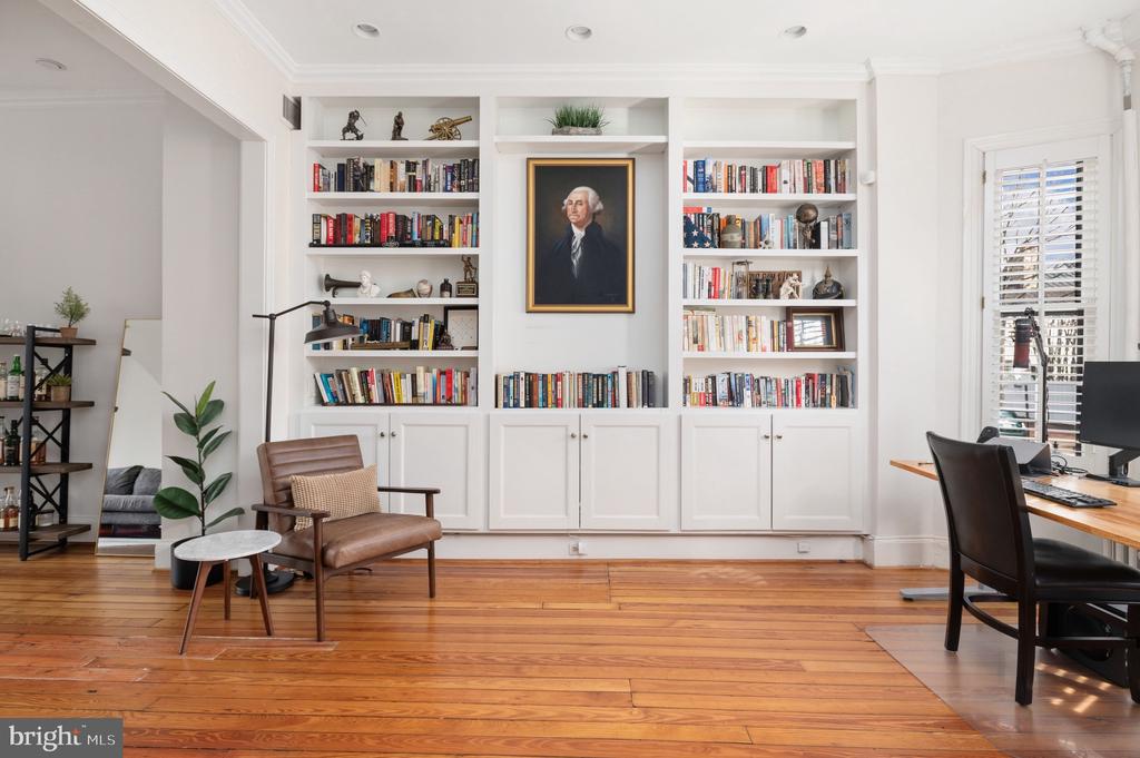 1310 29TH STREET NW